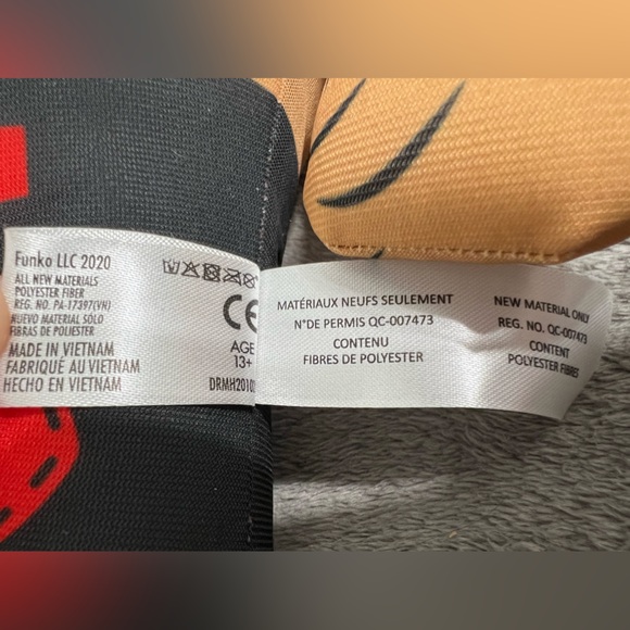 Funko Marvel Luchadores Deadpool 17 Inch Plush Figure - Picture 4 of 6